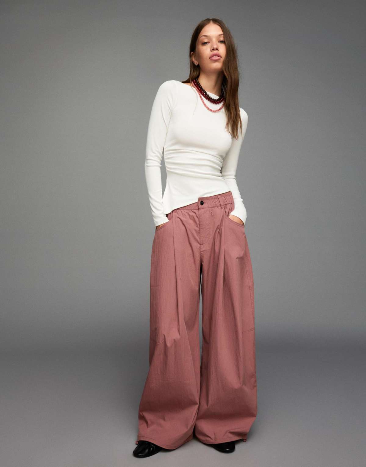 Bershka Long sleeve asymmetric t-shirt in white