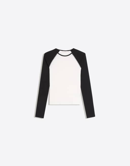 Bershka Long sleeve raglan t-shirt in black, 5 of 5