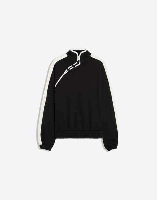 Bershka Long sleeve stand collar sweatshirt with clasps in black, 5 of 5