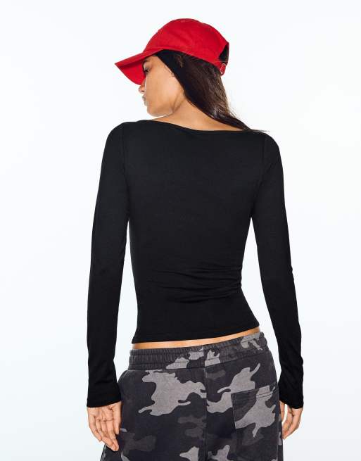 Bershka Long sleeve t-shirt with tie-fastening neckline in black, 3 of 5