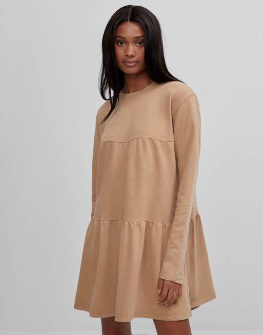 Bershka long sleeve tiered t shirt smock dress in camel