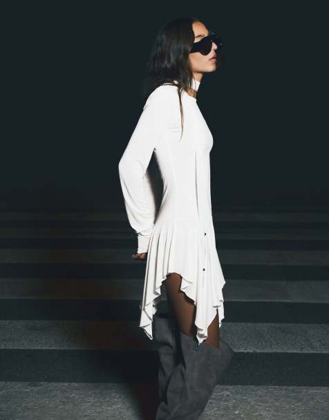Bershka Long-sleeved frill dress in white - view 1