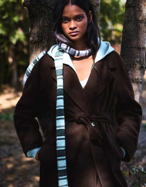 Bershka Long soft belted coat in brown, 5 of 6