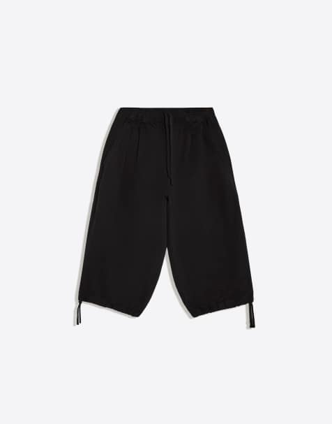 Bershka Long twill bermuda shorts in black - view 1