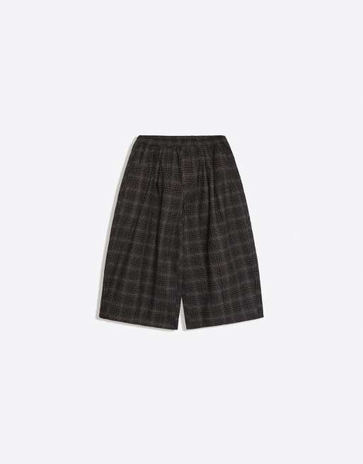 Bershka Long twill bermuda shorts in black, 5 of 5