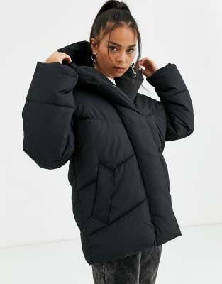 bershka hooded puffer jacket in black