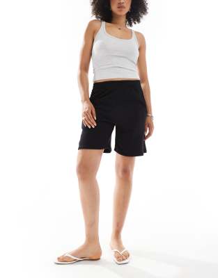 BERSHKA LONGLINE SWEATSHORTS 
