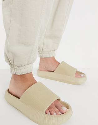 Bershka lounge slider in beige