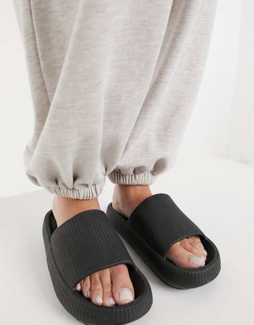 Bershka lounge sliders in black