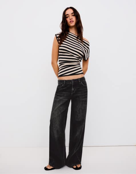 Bershka Low-rise wide-leg jeans in black