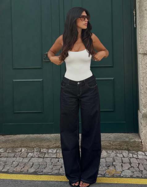 Bershka Low-rise wide-leg jeans in blue