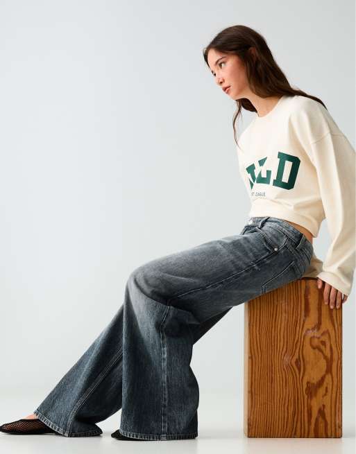 Bershka Low-rise wide-leg jeans in denim blue, 2 of 5