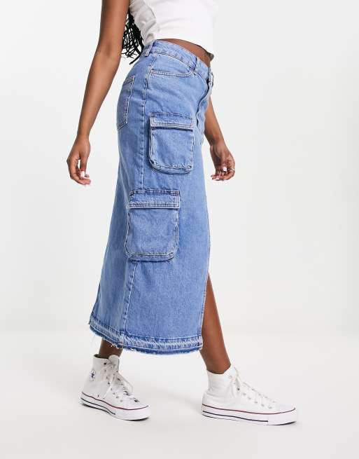 Bershka - Lyseblå midi-cargonederdel i denim med slids foran