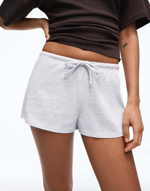Bershka - Lysegrå plyssede shorts med elastisk talje, 4 af 4