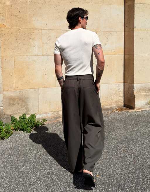 Bershka - Maglietta slim bianca a maniche corte con collo serafino, 4 di 5
