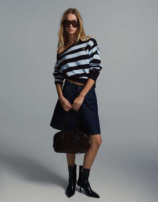 Bershka - Maglione blu denim ricamato con scollo a barchetta, 4 di 5