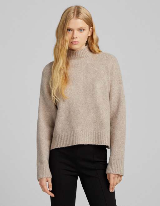 Bershka - Maglione con collo alto beige