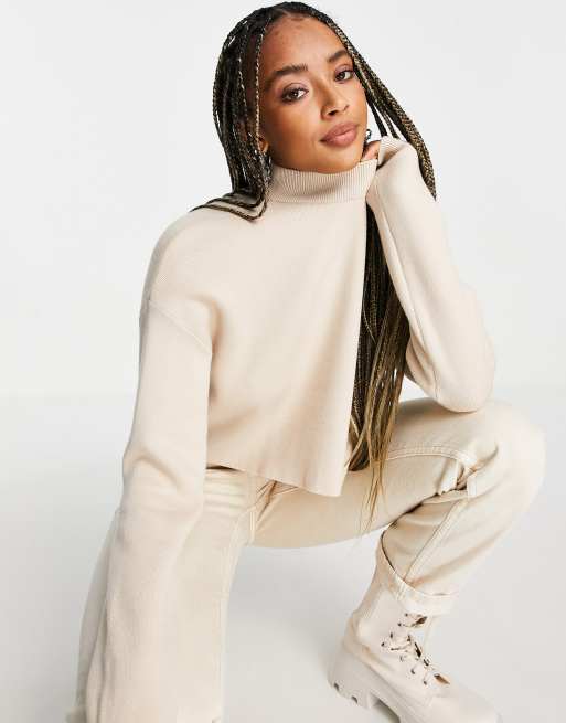 Bershka - Maglione corto con scollo rotondo, colore beige
