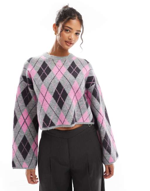Bershka - Maglione grigio e rosa a losanghe con scollo rotondo