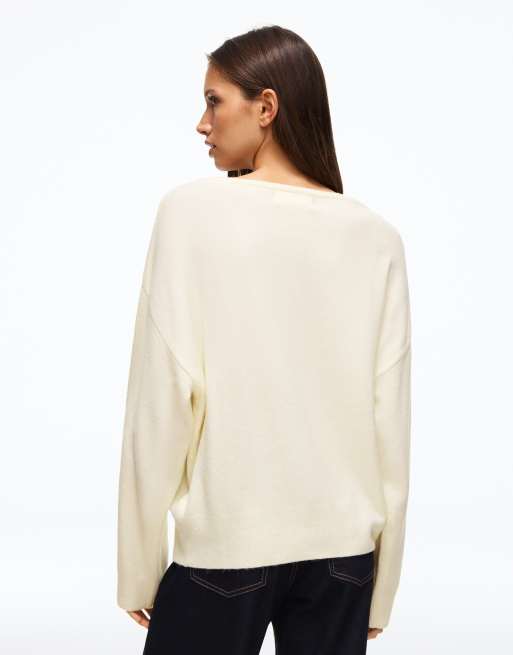 Bershka maglione oversize con scollo a V in ecru, 3 di 5