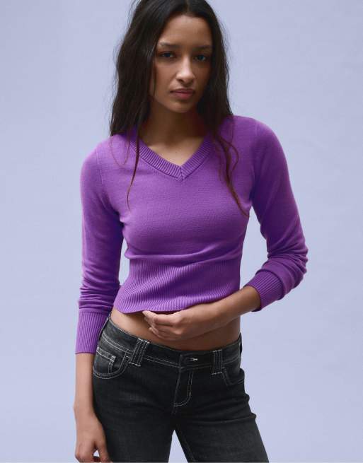 Bershka maglione ricamato con scollo a V in lilla, 4 di 5