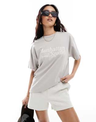 Bershka 'manhattan' Oversized T-shirt In Light Gray