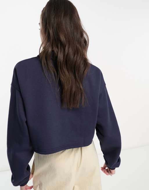 Bershka – Marinblå sweatshirt i kort design med krage och tennistryck, 3 av 4