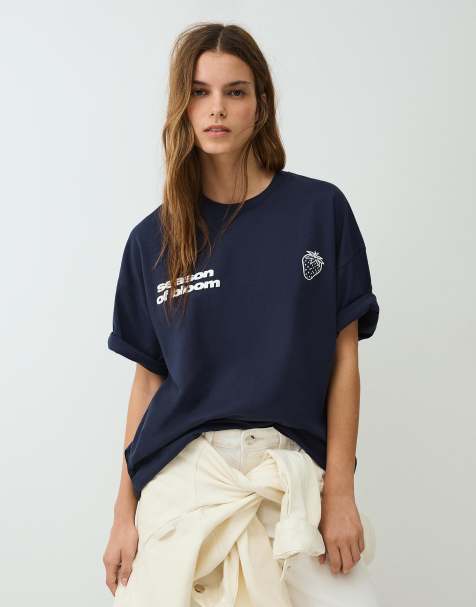 Bershka – Marinblå t-shirt med korta ärmar och tryck - view 1
