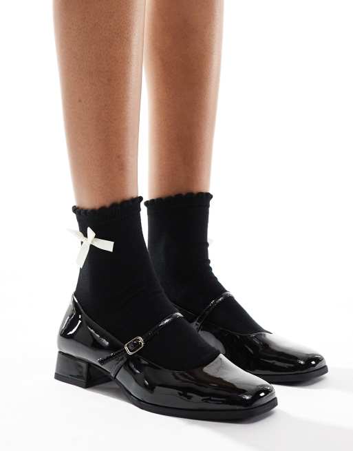 Bershka – Mary-Jane-Schuhe in Schwarz mit Schnallendetail und Absatz