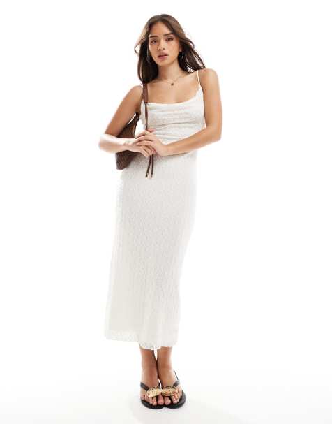 Bershka – Maxikleid in Weiß mit Wasserfallausschnitt und Spitzen-Overlay - view 1