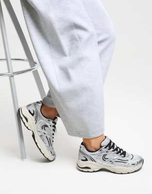 Bershka - Mehrteilige Sneaker in Silber