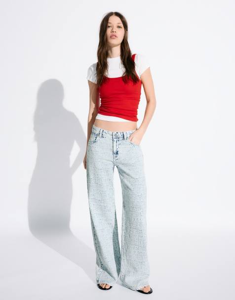 Bershka - Mellemblå lavtaljede boyfriend-jeans i tekstureret jacquardvævet stof - view 1