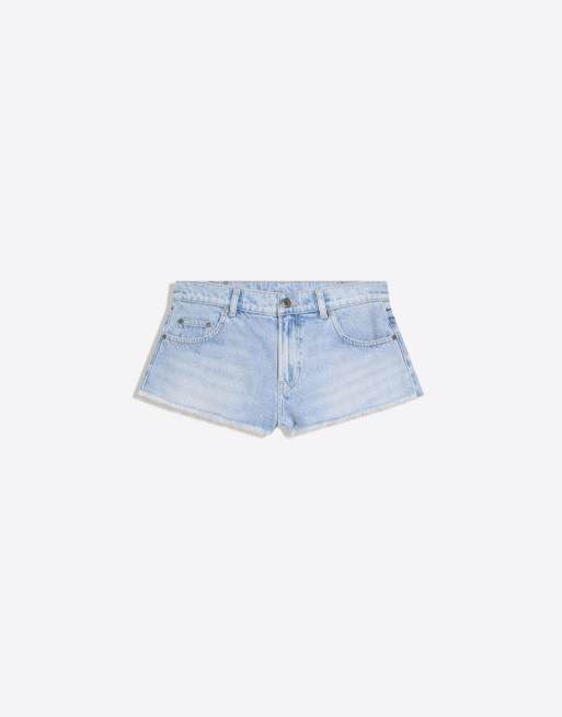 Bershka - Mellemblå minishorts i denim med flossede kanter, 4 af 4
