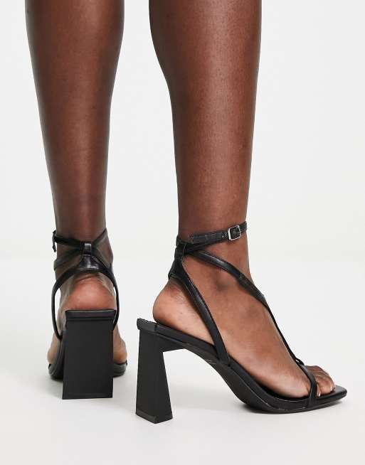 Bershka on sale black sandals