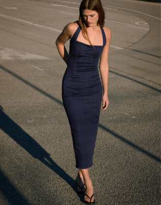 Bershka - Midi-Jeanskleid in Blau-Marineblau