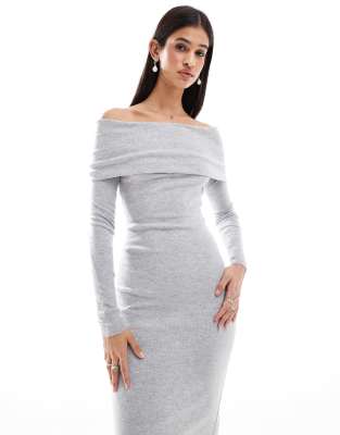 Bershka - Midi-Strickkleid in Grau mit Carmen-Ausschnitt