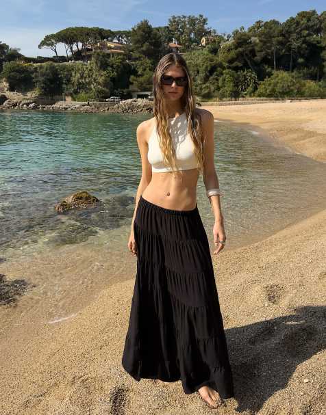 Bershka – Midirock in Schwarz mit Knitterstruktur - view 1