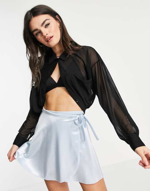 Bershka Mini jupe en satin d tail crois Bleu clair