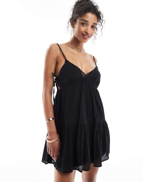 Bershka - Mini jurk met bandjes, stroken en kanten rand in zwart - view 1