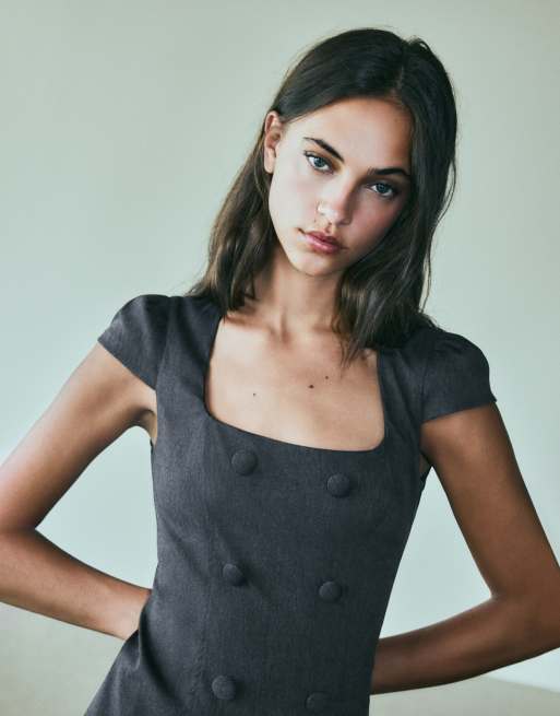 Bershka mini jurk met korte mouwen en knoopsluiting in grijs, 4 van 5