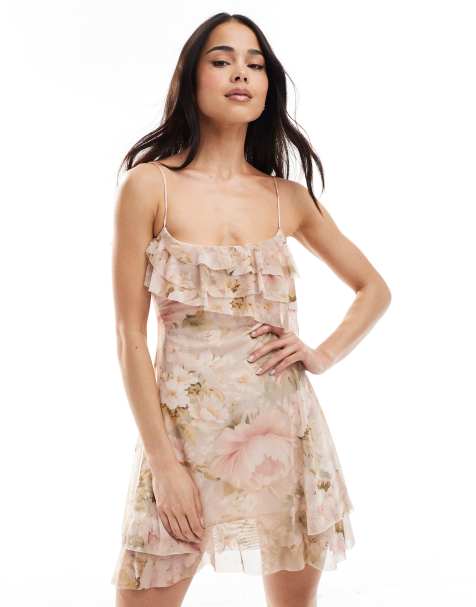 Bershka - Mini jurk met ruches en bloemenprint in roze - view 1