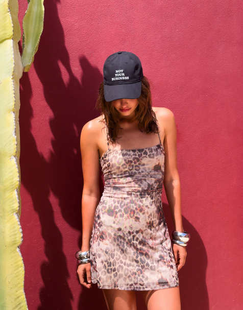 Bershka - Mini-jurk van tule met bandjes en dierenprint in bruin - view 1