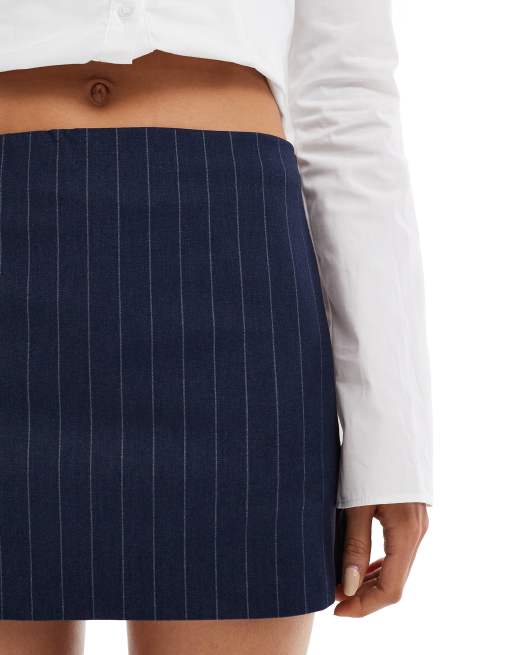 Bershka - Minigonna in bengalina blu navy con motivo gessato, 5 di 5