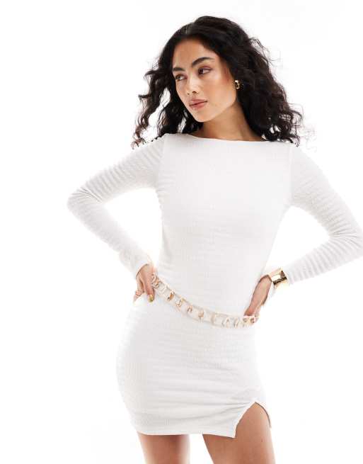Bershka – Minikleid in Weiß mit Rückenausschnitt