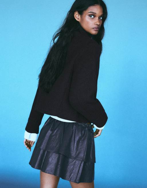 Bershka Minirock mit Rüschen in Marineblau, 3 von 5