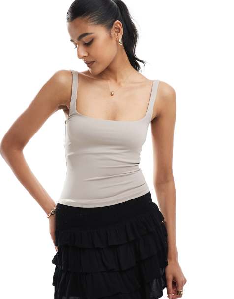 Bershka – Modelujący brązowoszary top na ramiączkach z kwadratowym dekoltem - view 1