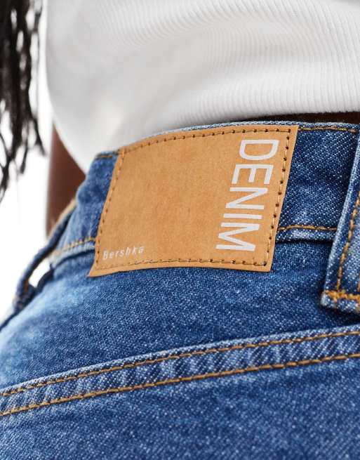 Bershka - Mom jeans comfort color blu medio, 4 di 5
