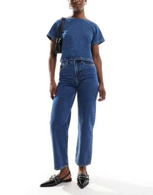 Bershka - Mom-Jeans in authentischem Blau mit bequemem Schnitt