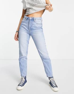 Bershka - Mom-Jeans in Mittelblau