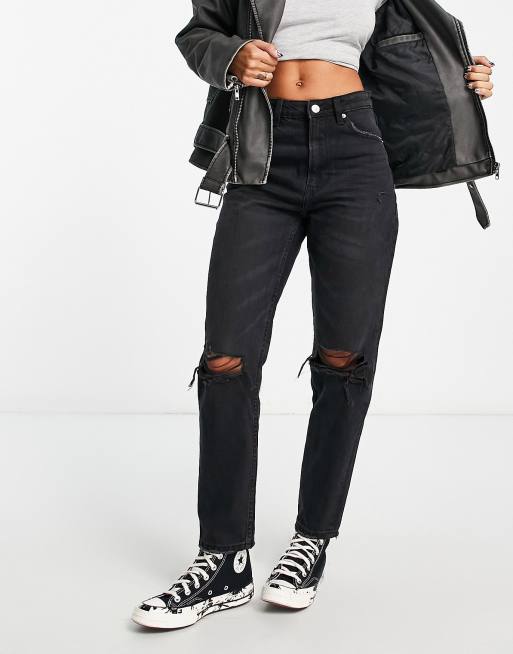 Bershka - Mom jeans met gescheurd detail in zwart